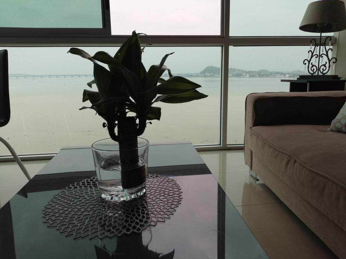 Puerto Santa Ana Suites Γκουαγιακίλ Εξωτερικό φωτογραφία