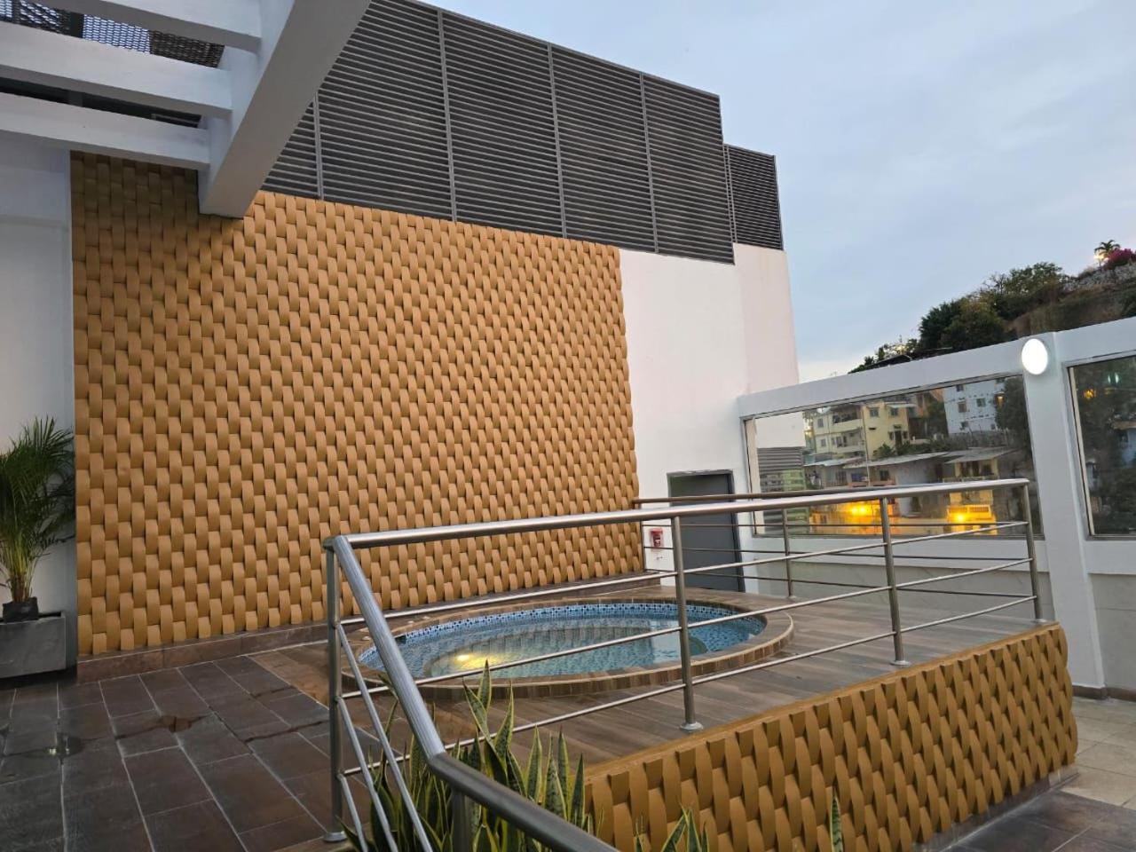 Puerto Santa Ana Suites Γκουαγιακίλ Εξωτερικό φωτογραφία